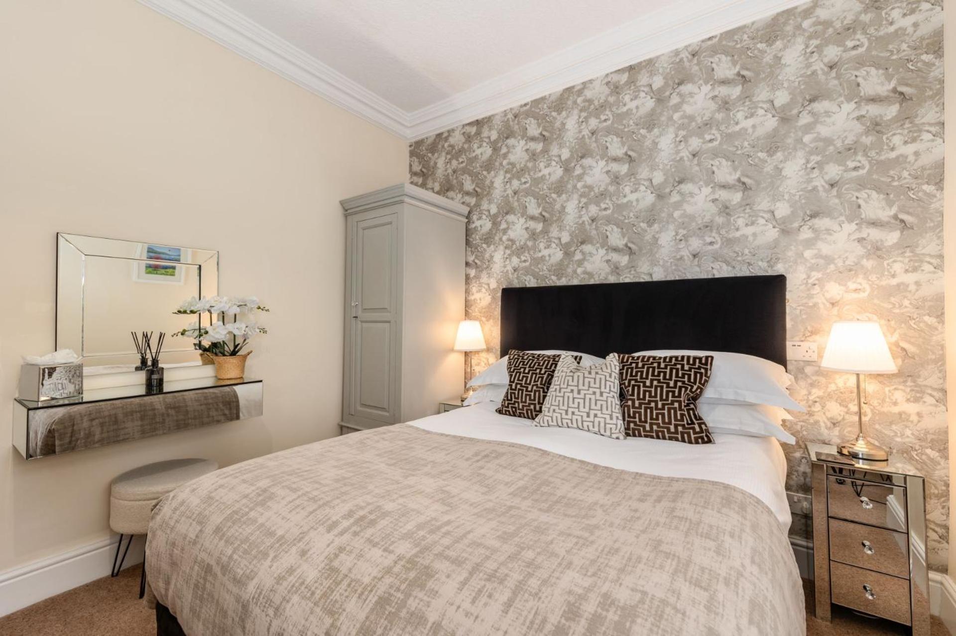 Wheatlands Lodge-Windermere - Guest House Of The Year 2024 - Adult Only - Free Car Park ภายนอก รูปภาพ