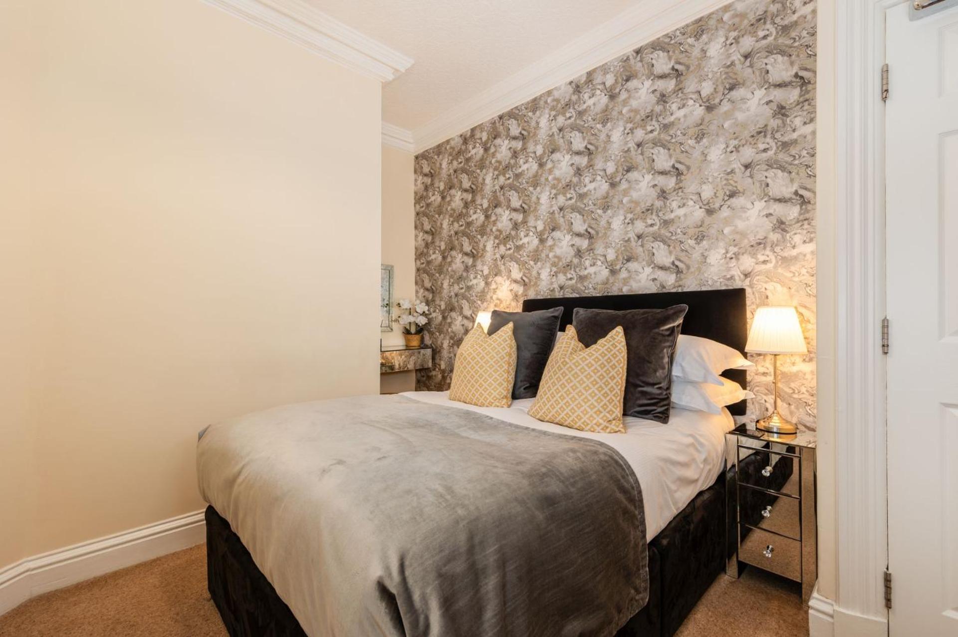 Wheatlands Lodge-Windermere - Guest House Of The Year 2024 - Adult Only - Free Car Park ภายนอก รูปภาพ